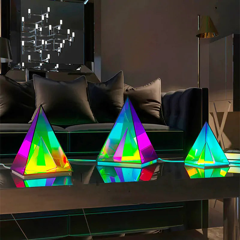 Pyramid Desk Lamp dsgndrop