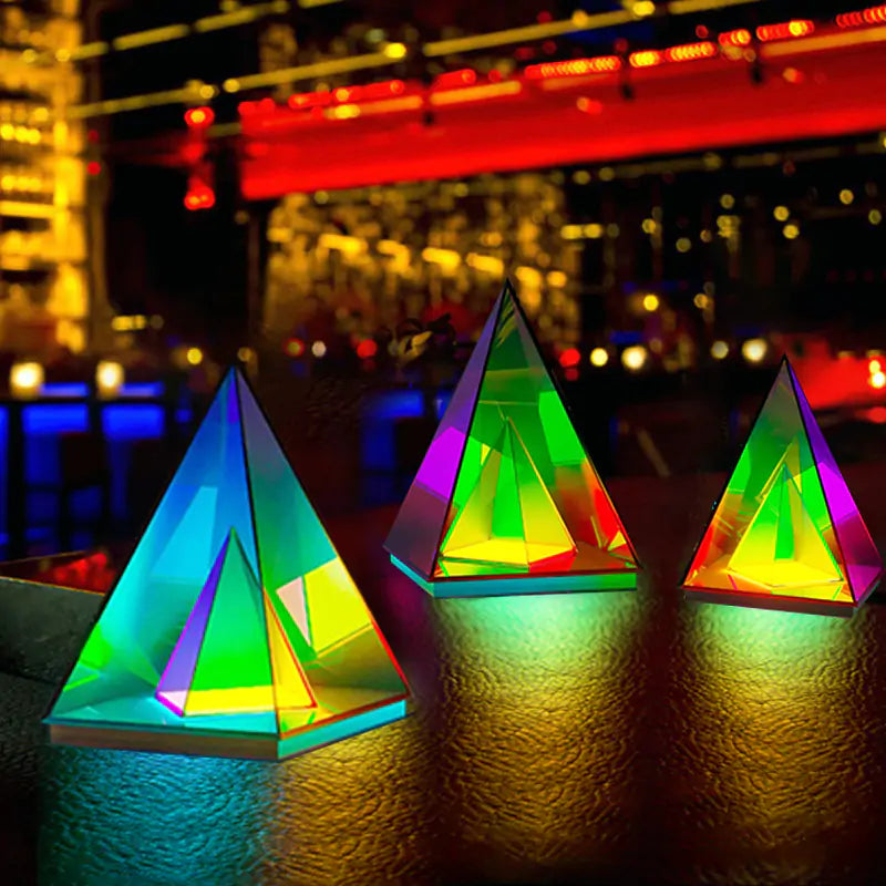 Pyramid Desk Lamp dsgndrop